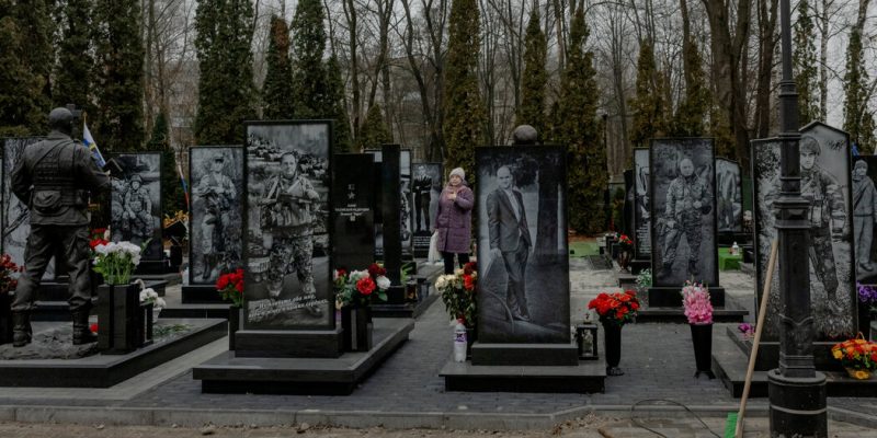 11ukraine-casualties-01-ftbq-facebookJumbo.jpg