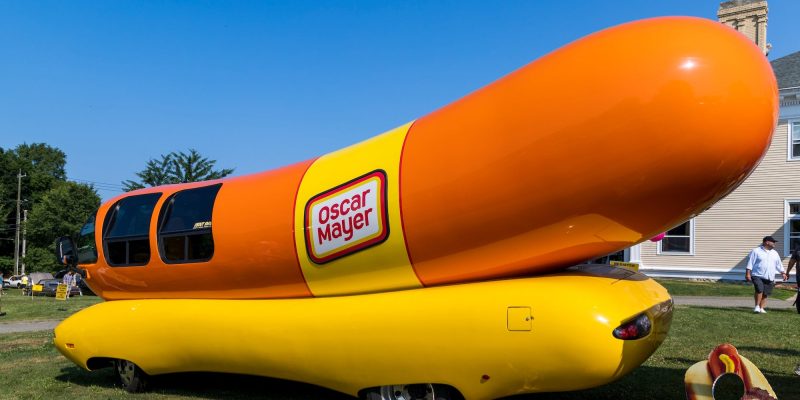 1734539343-Wienermobile-2162288605.jpg