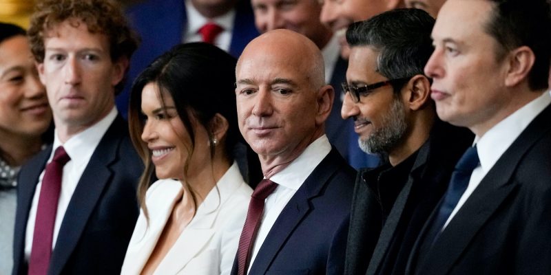 1738251670-MarkZuckerbergElonMuskJeffBezos-GettyImages-2194358551.jpg