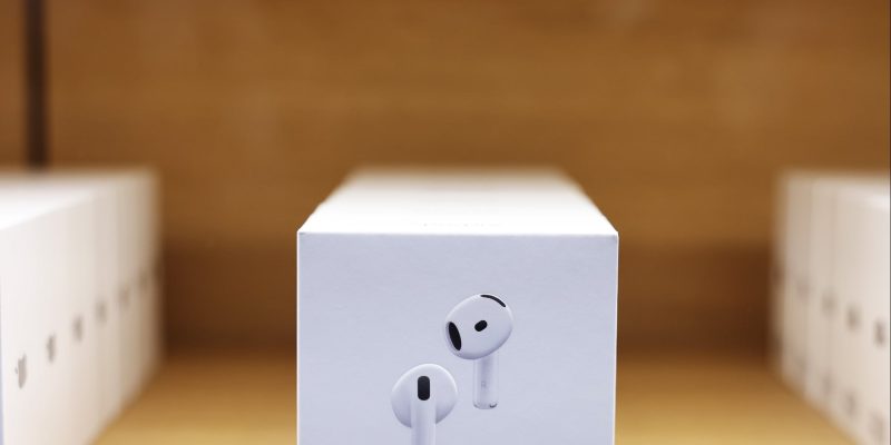 1741962280-AirPods-GettyImages-2173357951.jpg