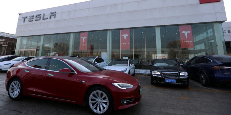 25China-Tesla-01-vmpc-facebookJumbo.jpg