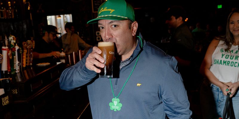 Brenda-Bazan-st-patricks-day-the-cottage-pub-bar-drinks-beer-shamrock-6.jpg