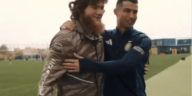 Ronaldo-Magomedov-two-shot_January-29-2025_Riyadh-Saudi-Arabia-1738240855.png