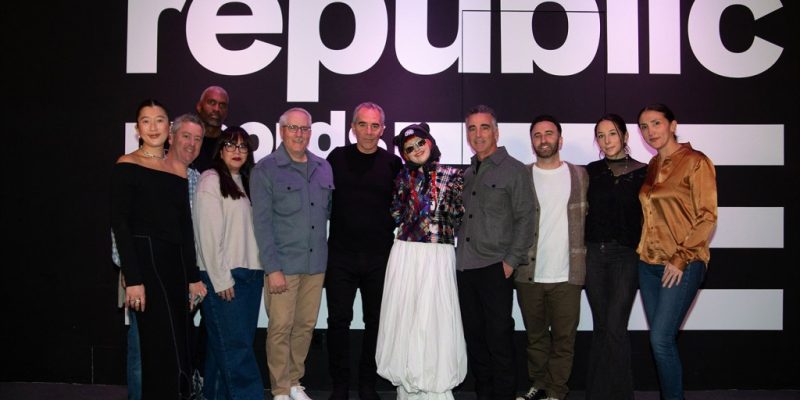 amelia-moore-republic-records-signing-credit-jogie-2025-billboard-1548.jpg