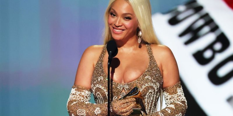 beyonce-award-record-of-the-yr-grammys-2025-billboard-1548.jpg