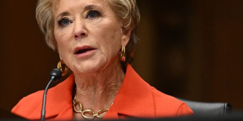 linda-McMahon-hearing-feb-13-825x495.jpg