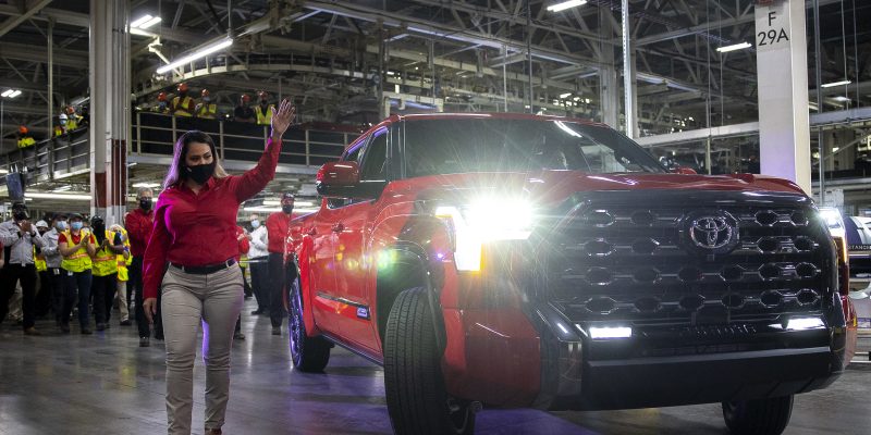 nickwagner-toyota-tundra-truck-pickup-rollout-manufacturing-03DEC21-6.jpg