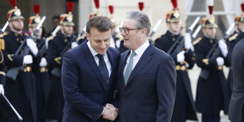 starmer-macron-paris-2199575683.jpg